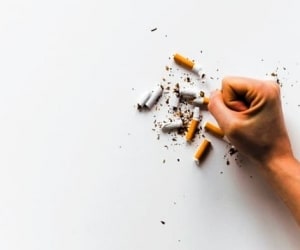 علائم ترک سیگار و عوارض ابتدایی آن در بدن + راهکار